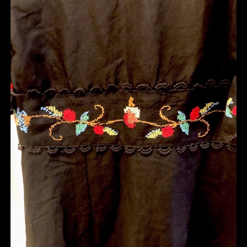 FARM Rio Dress Midi NWT Black Linen XL Cross Stitch Embroidery Puff Sleeve Vee - Picture 16 of 16